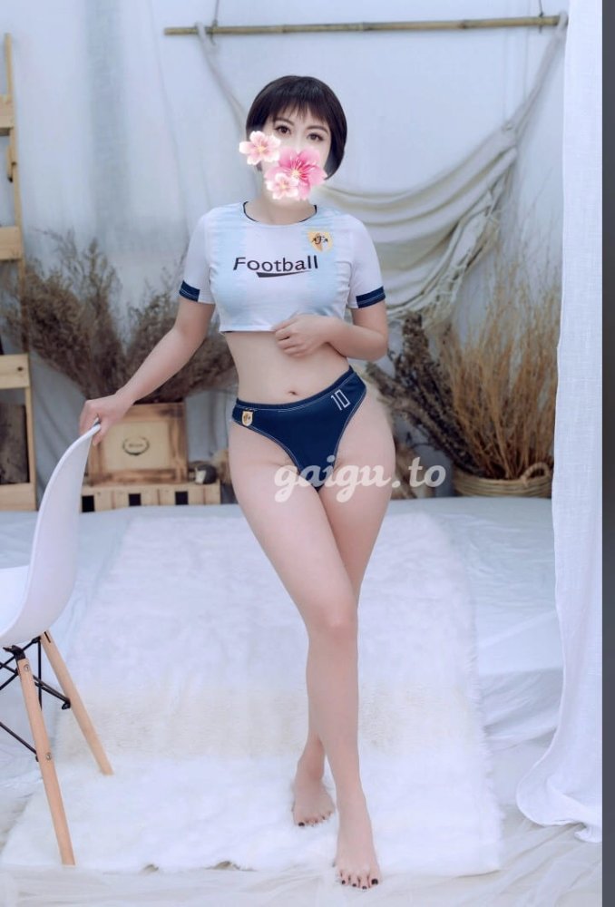 Minh Thư-dáng xinh ngực đẹp siêu